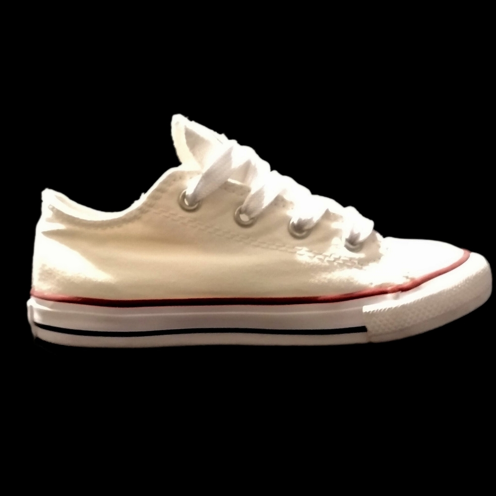 White Converse Low-Top Chuck Taylor Sneakers in Unisex Size 10 – Classic Style - Picture 4 of 7